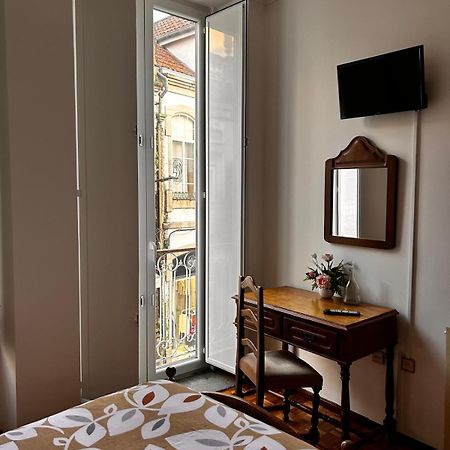 Residencial Real - Antiga Rosas Bed and Breakfast Vila Real Εξωτερικό φωτογραφία