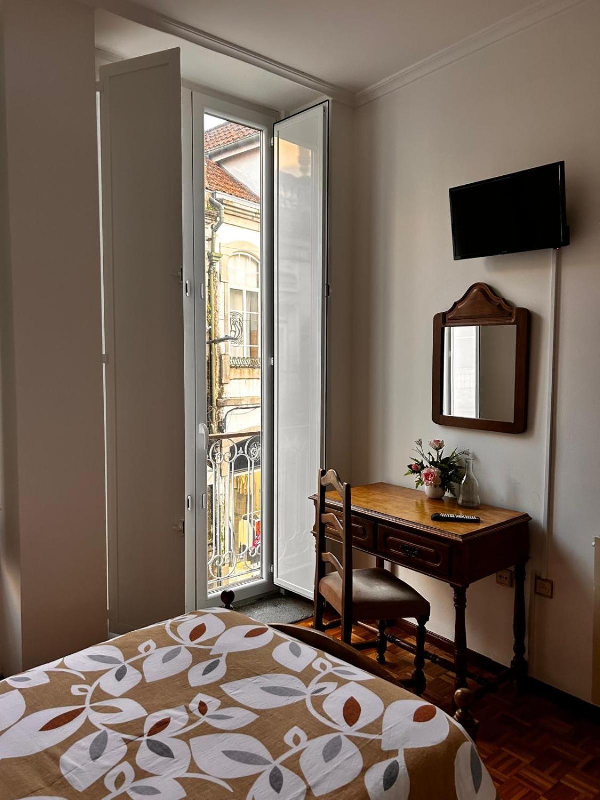Residencial Real - Antiga Rosas Bed and Breakfast Vila Real Εξωτερικό φωτογραφία