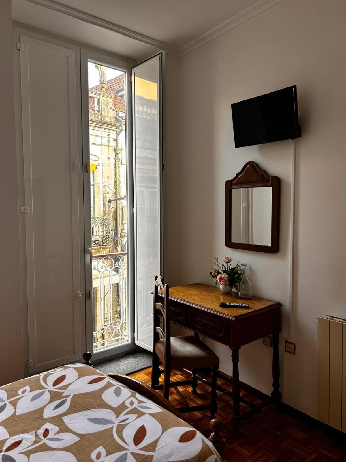 Residencial Real - Antiga Rosas Bed and Breakfast Vila Real Εξωτερικό φωτογραφία