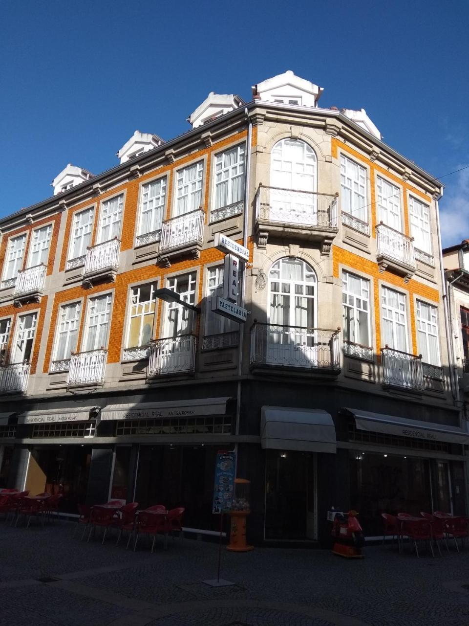 Residencial Real - Antiga Rosas Bed and Breakfast Vila Real Εξωτερικό φωτογραφία